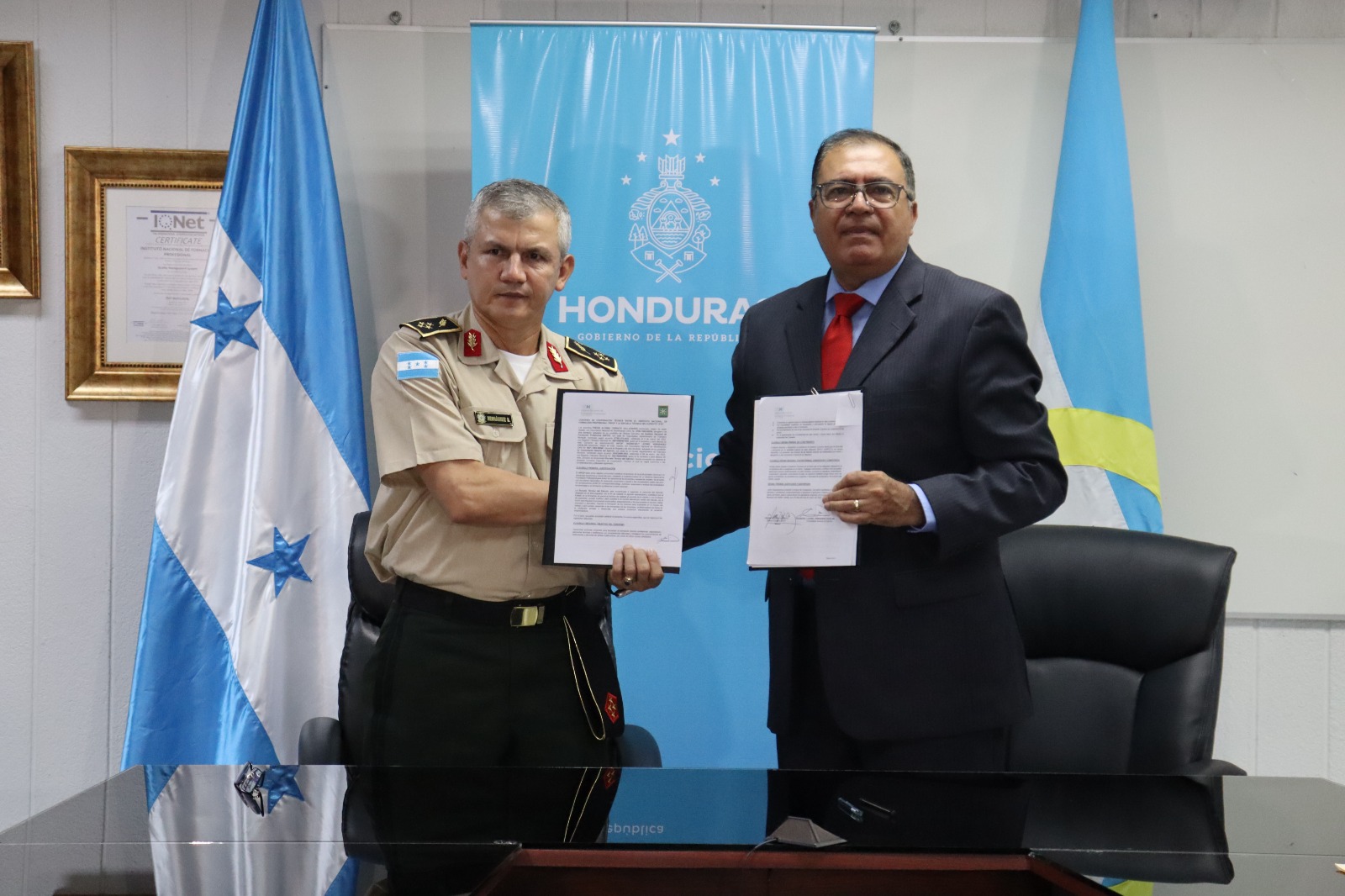 Alrededor de 600 participantes de la Escuela Técnica del Ejército serán capacitados en mano de ob...